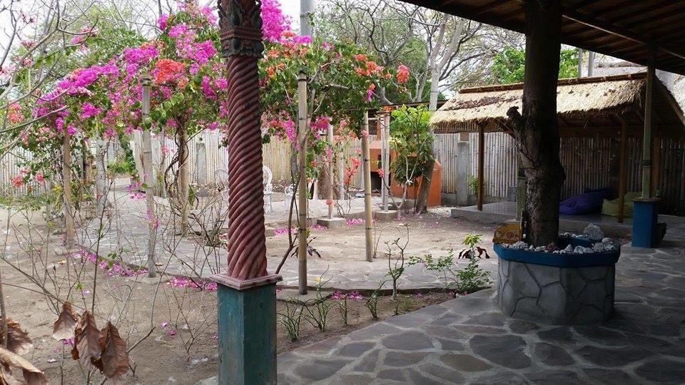 Elephant House And Bungalows Gili Air Exterior photo